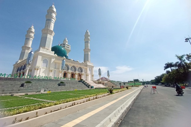 Wisata Menara Masjid Agung Madaniyah&nbsp;Disetop