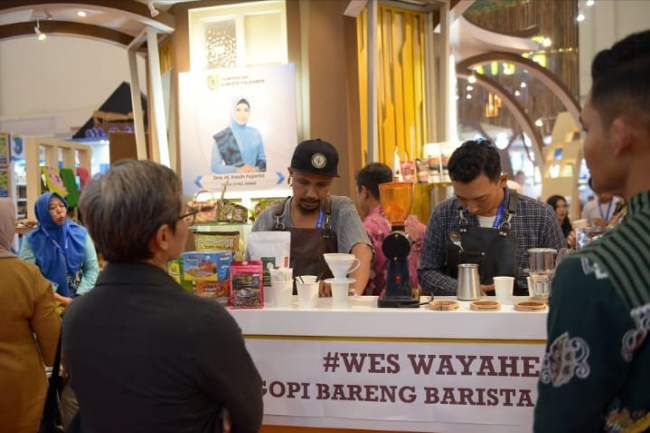 Apkasi Hadirkan Talkshow Kopi dan Kompetisi Manual Brew di Ajang AOE&nbsp;2024